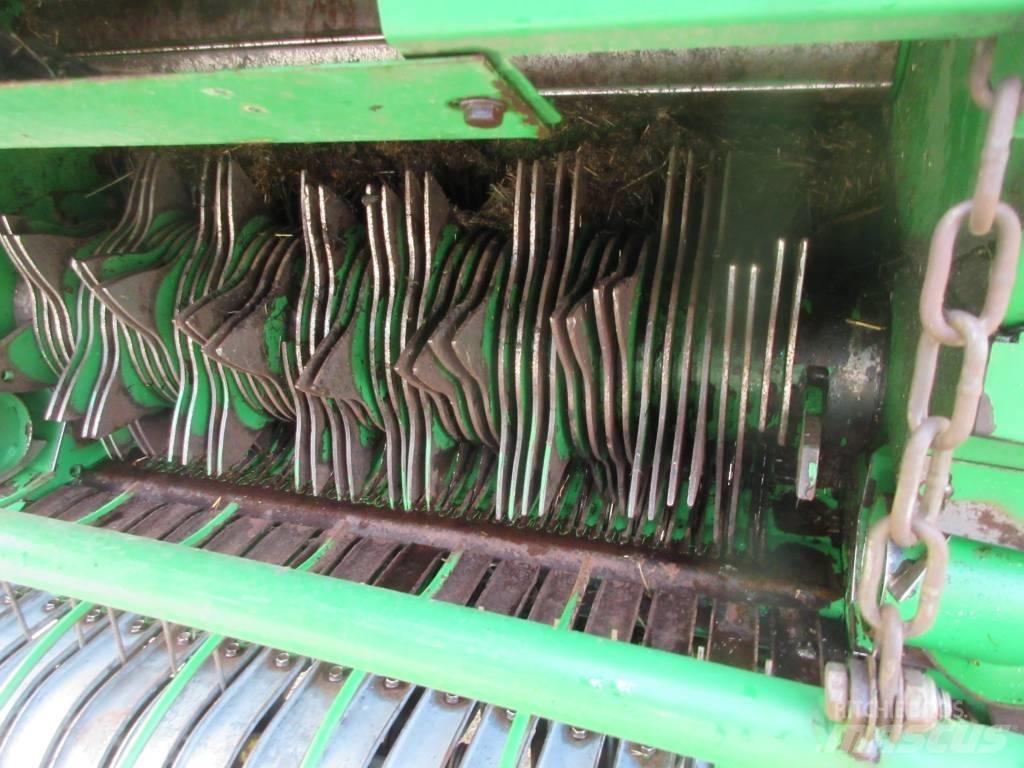 John Deere 644 圆捆打捆机