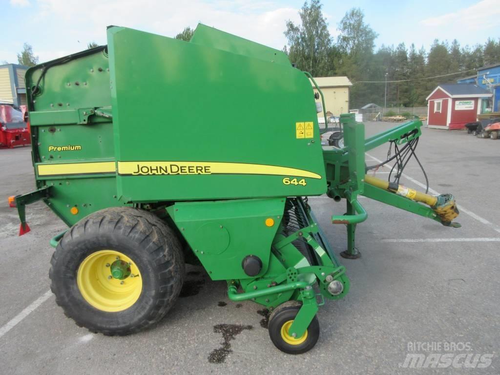 John Deere 644 圆捆打捆机