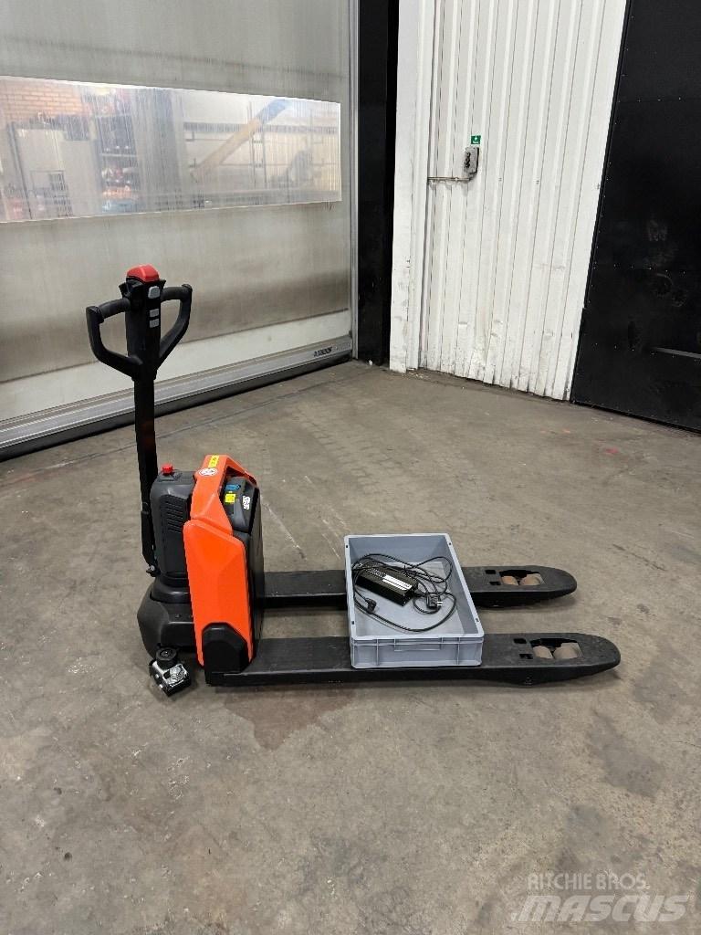 Toyota LHE130 手摇升降机