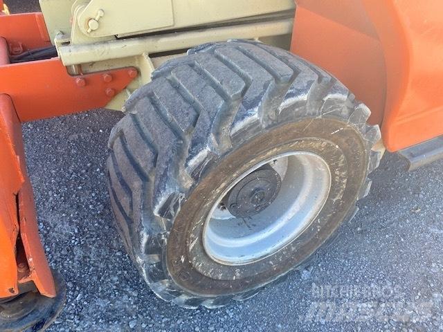 JLG 4394 RT 曲臂高空工作平台