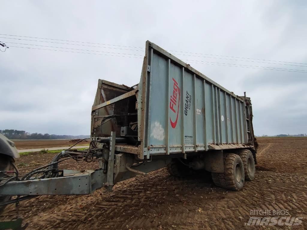 Fliegl ASW271 GIGANT 撒肥机