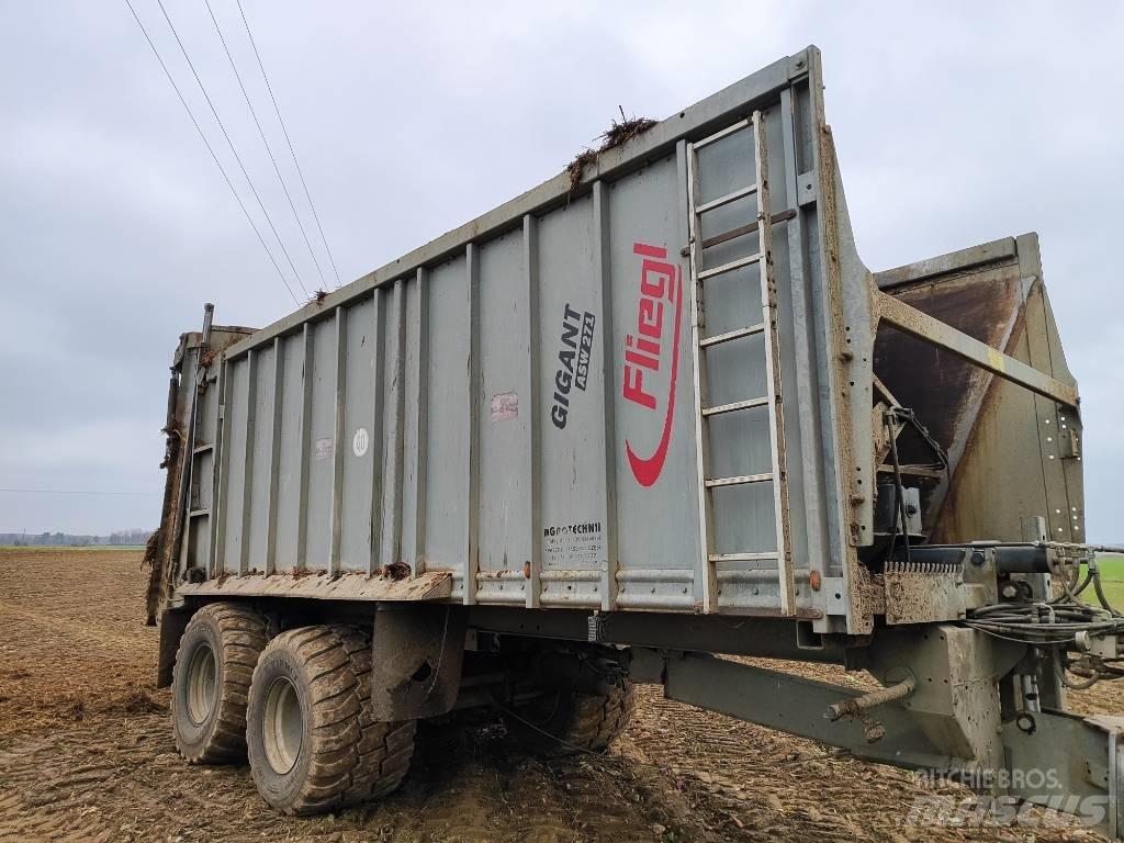 Fliegl ASW271 GIGANT 撒肥机
