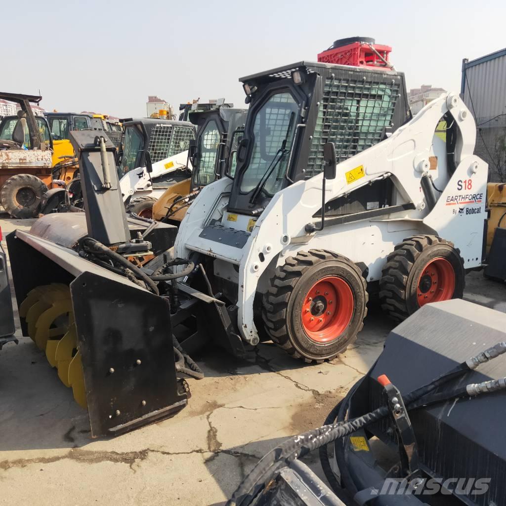 Bobcat S18 滑移装载机