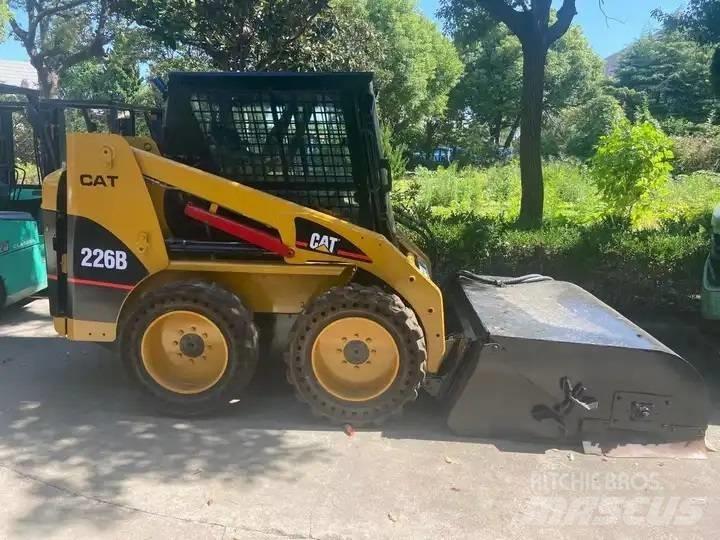 Cata-Dyne 226B 滑移装载机
