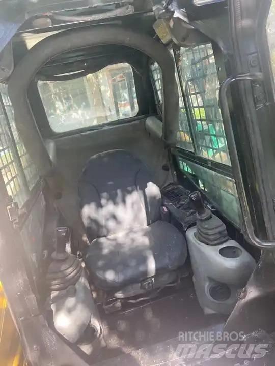 Cata-Dyne 226B 滑移装载机