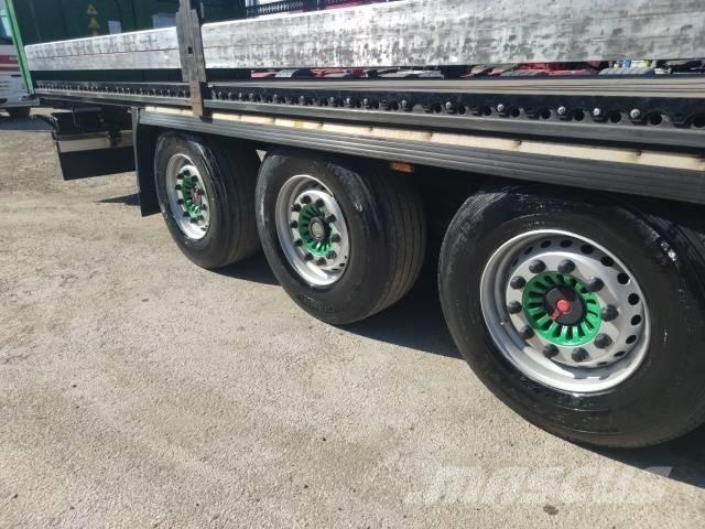 Krone SD 侧帘半挂车