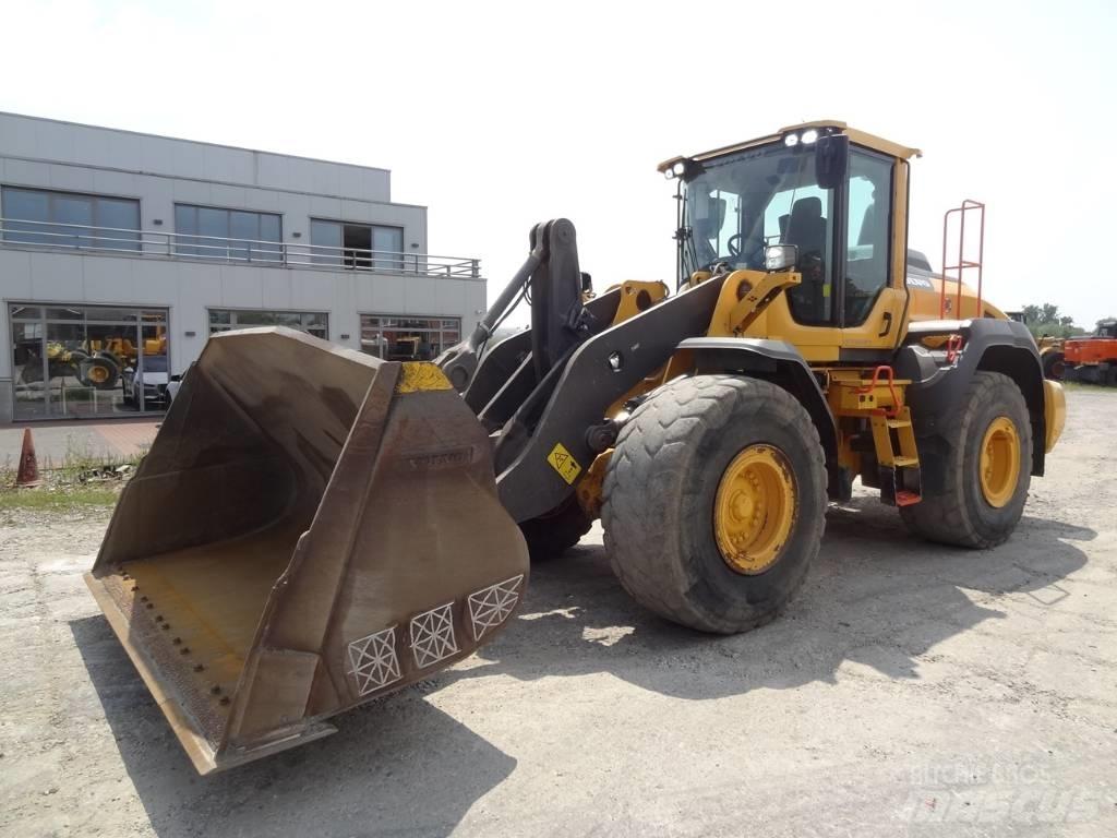 Volvo L 120 H 轮式装载机