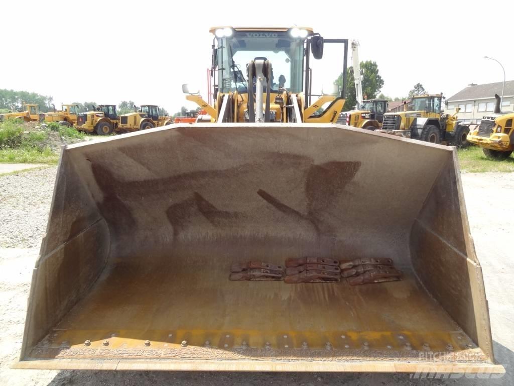 Volvo L 120 H 轮式装载机