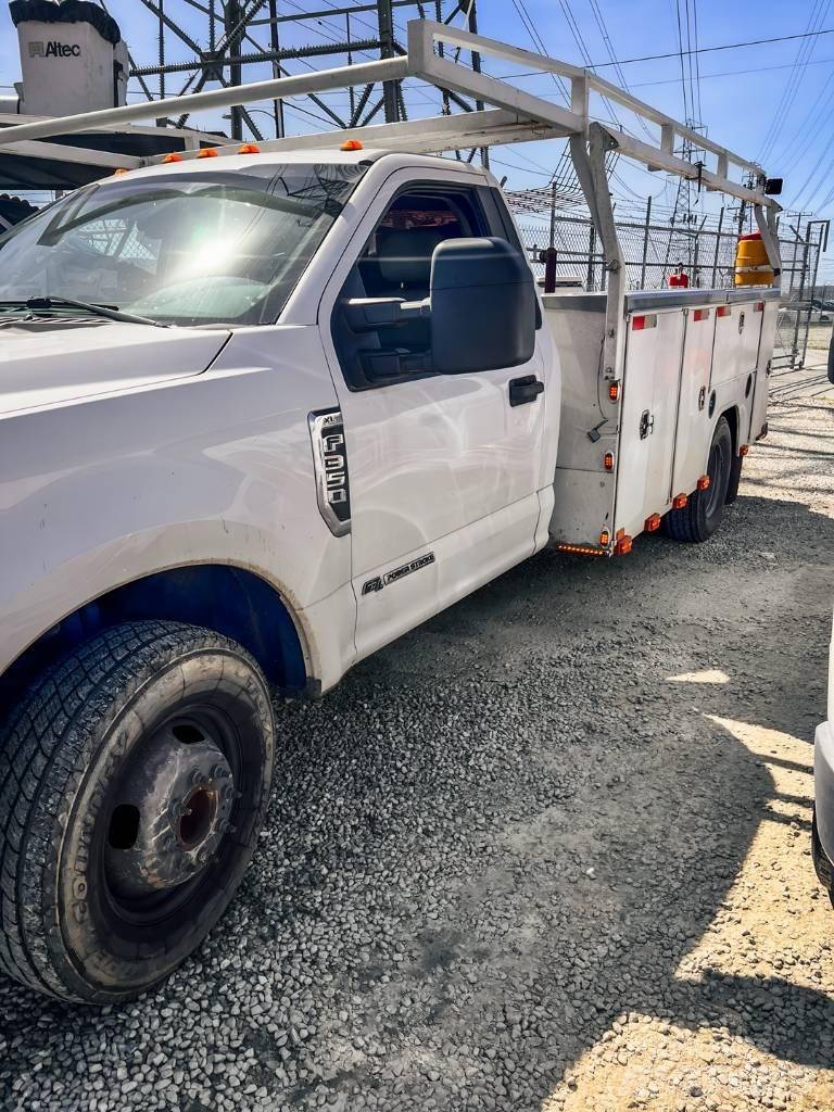 Ford F 350 XL 皮卡车