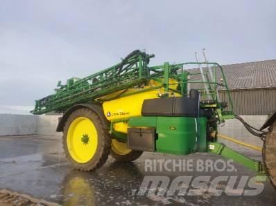 John Deere M952 牵引式喷雾机