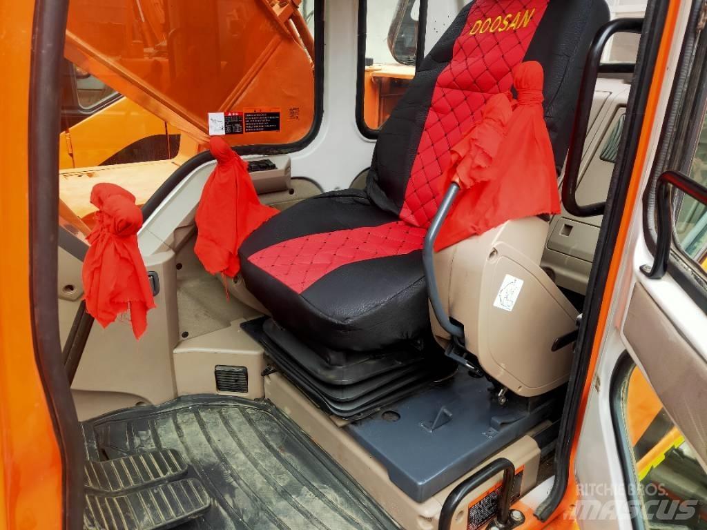 Doosan DH225LC-7 履带挖掘机