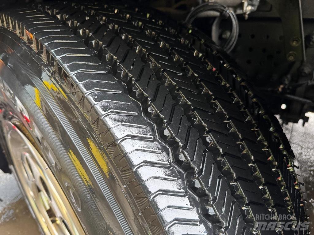 Mercedes-Benz Actros 牵引车