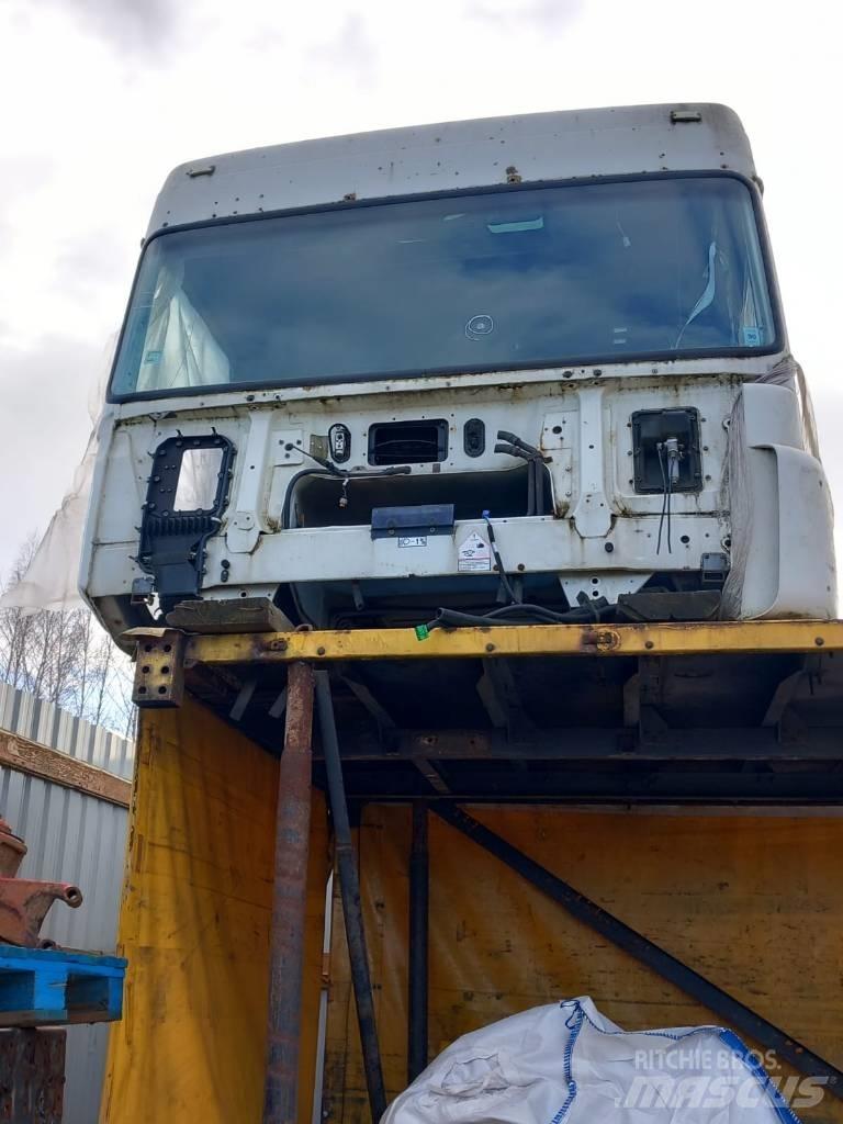 DAF XF105.460 驾驶室与内部