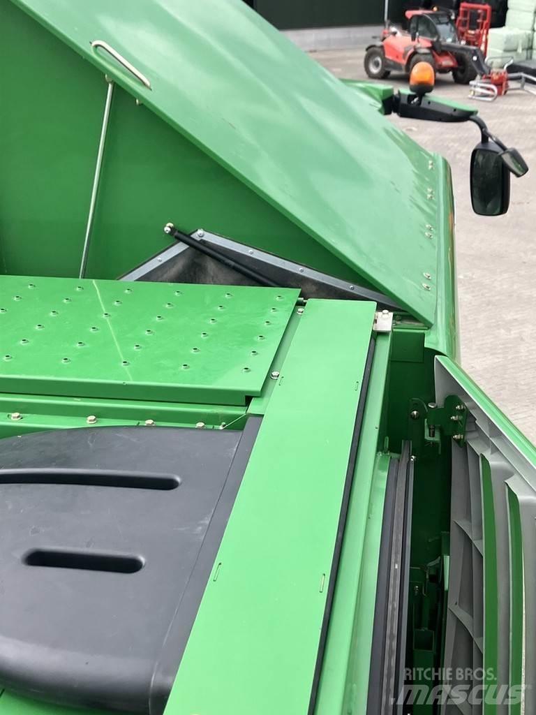 John Deere T550 联合收割机