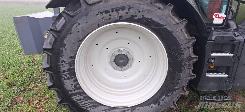 Valtra T235 active 拖拉机/农用车