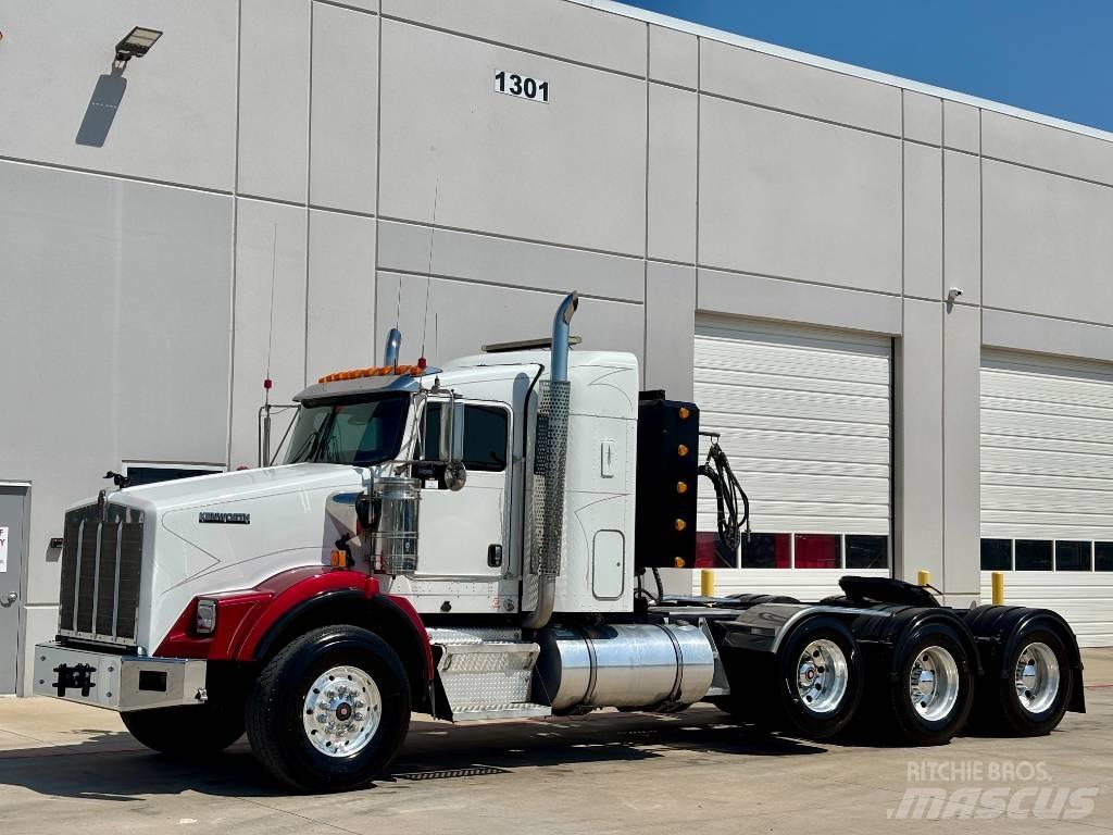 Kenworth T 800 牵引车