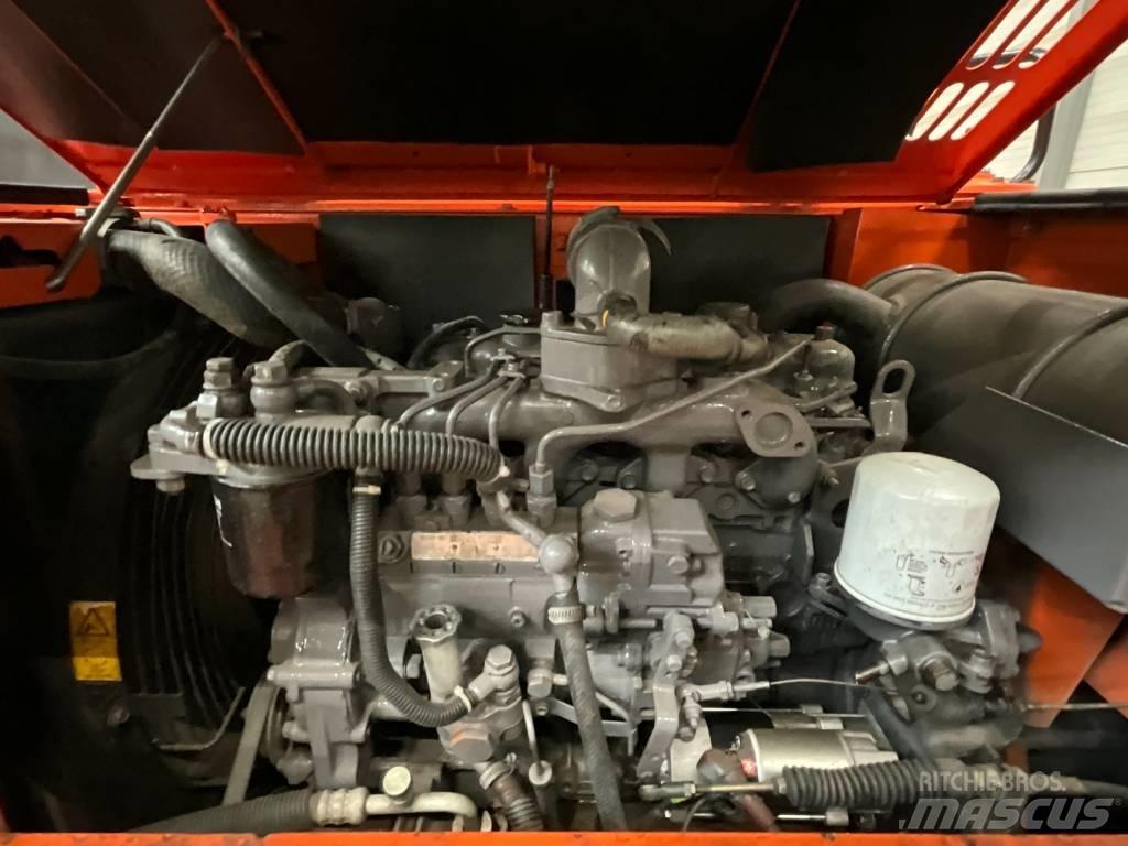 Hitachi ZX 70 中型挖掘机