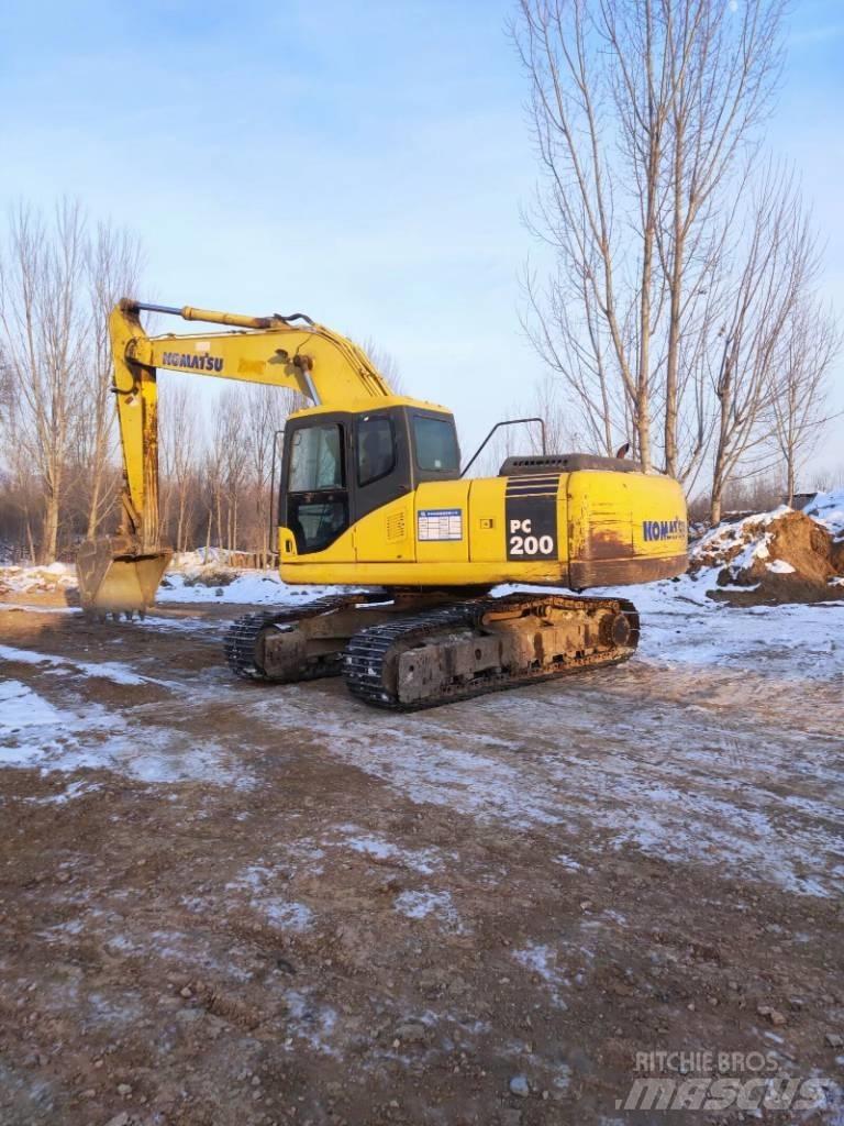 Komatsu pc200-7 履带挖掘机