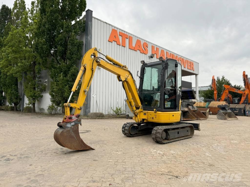 Komatsu PC26MR-3 小型挖掘机