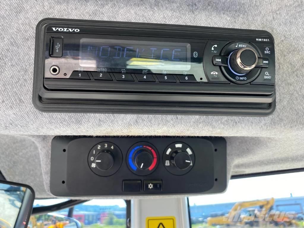 Volvo SD135B 单轮压路机