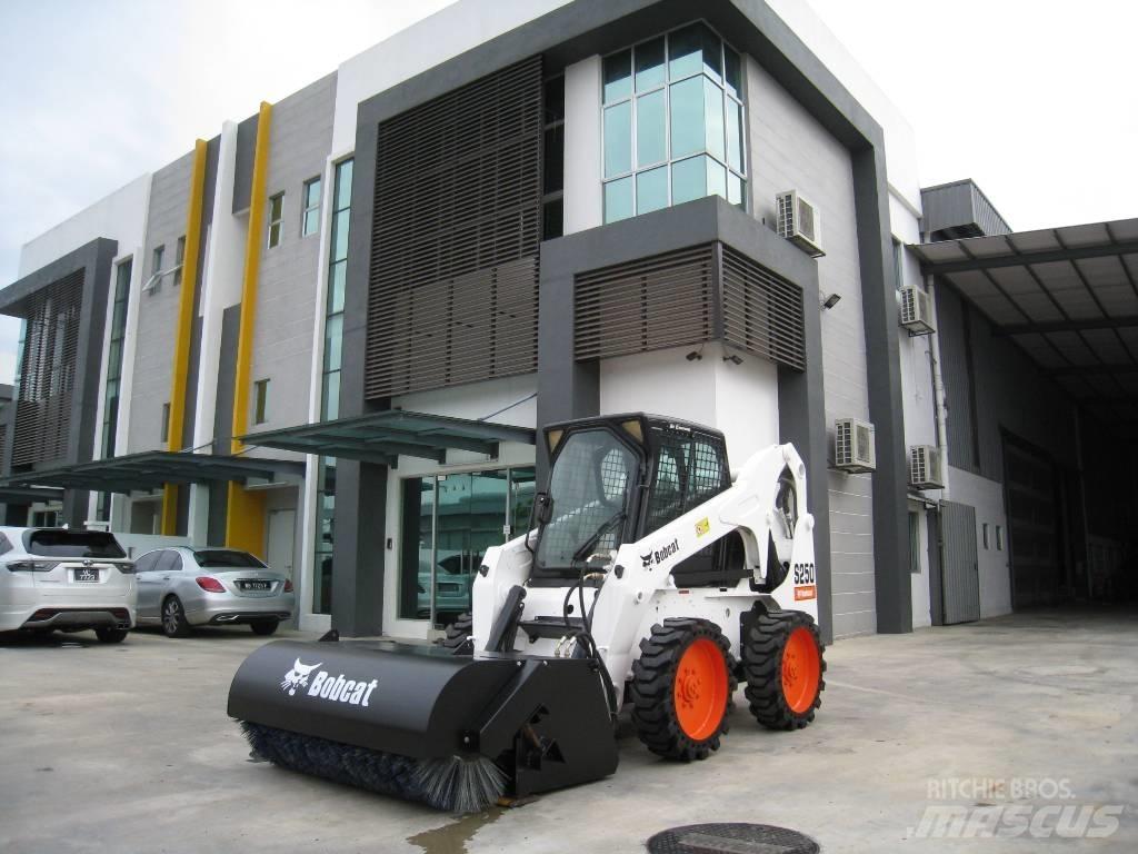 Bobcat S 250 滑移装载机