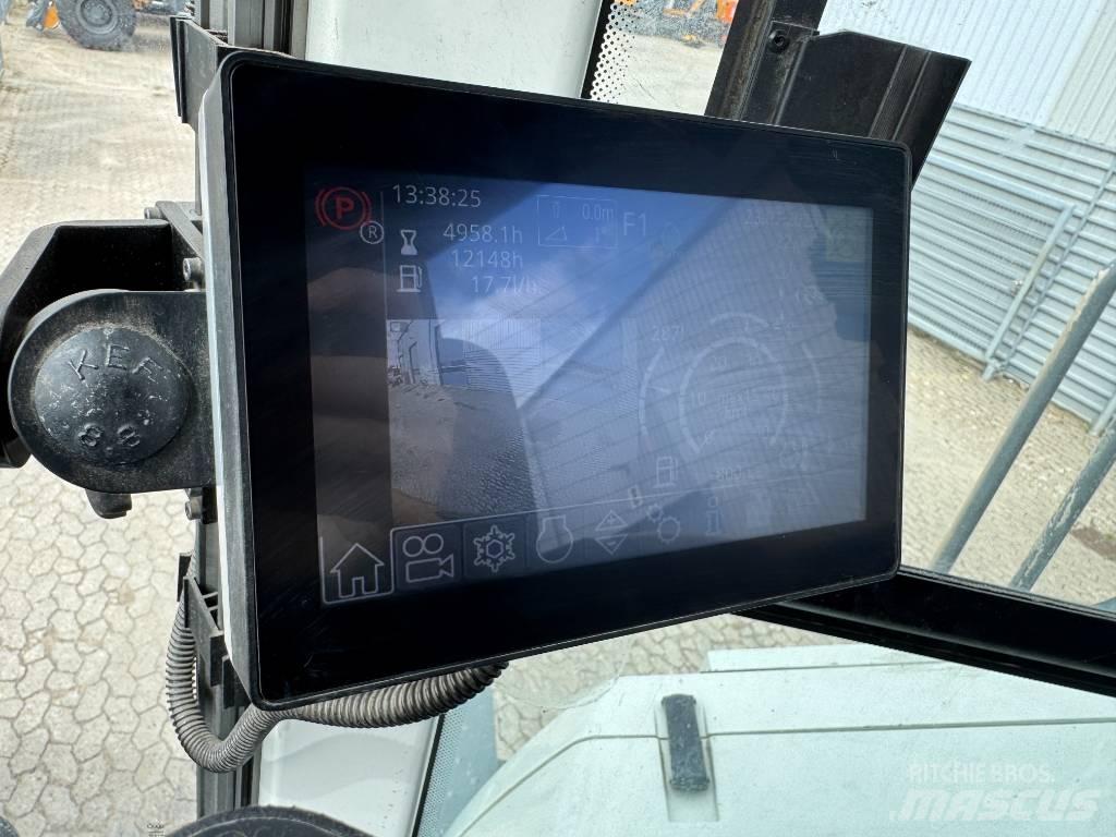 Liebherr L586 轮式装载机