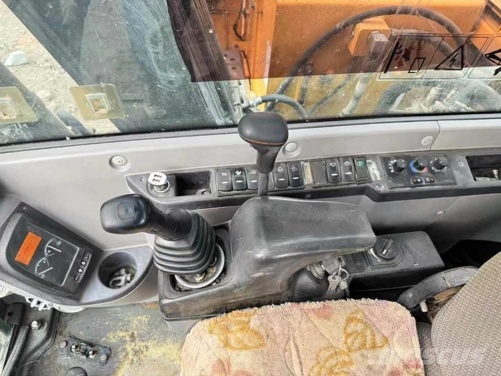 Volvo ec80D 履带挖掘机