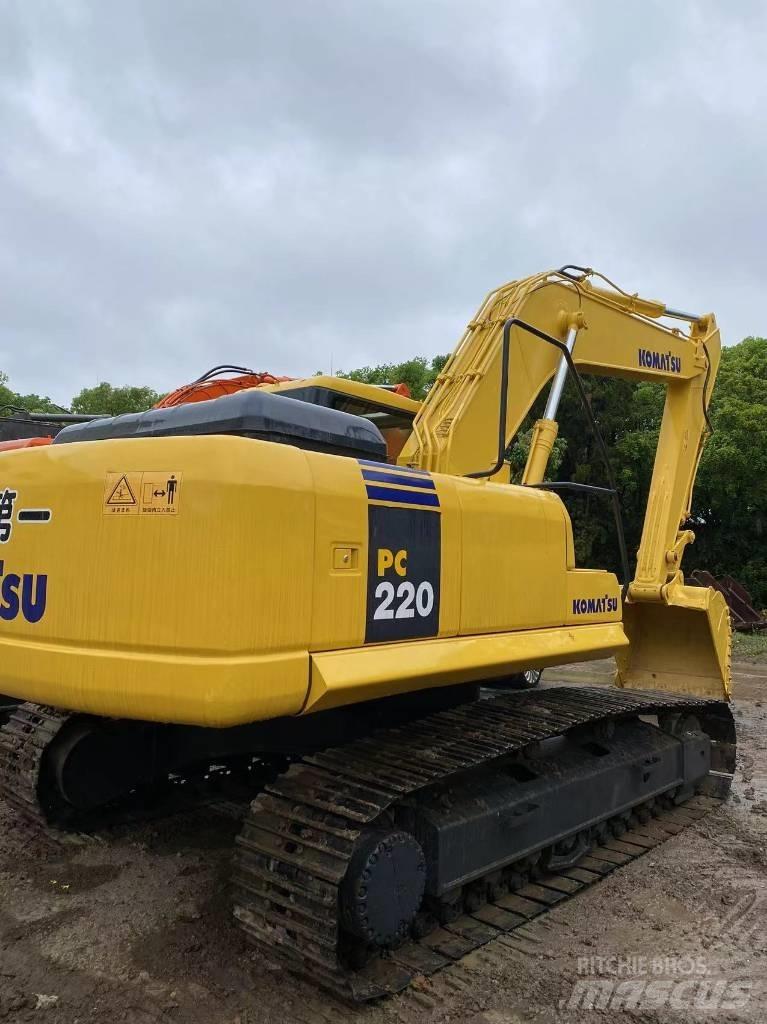 Komatsu 220 履带挖掘机
