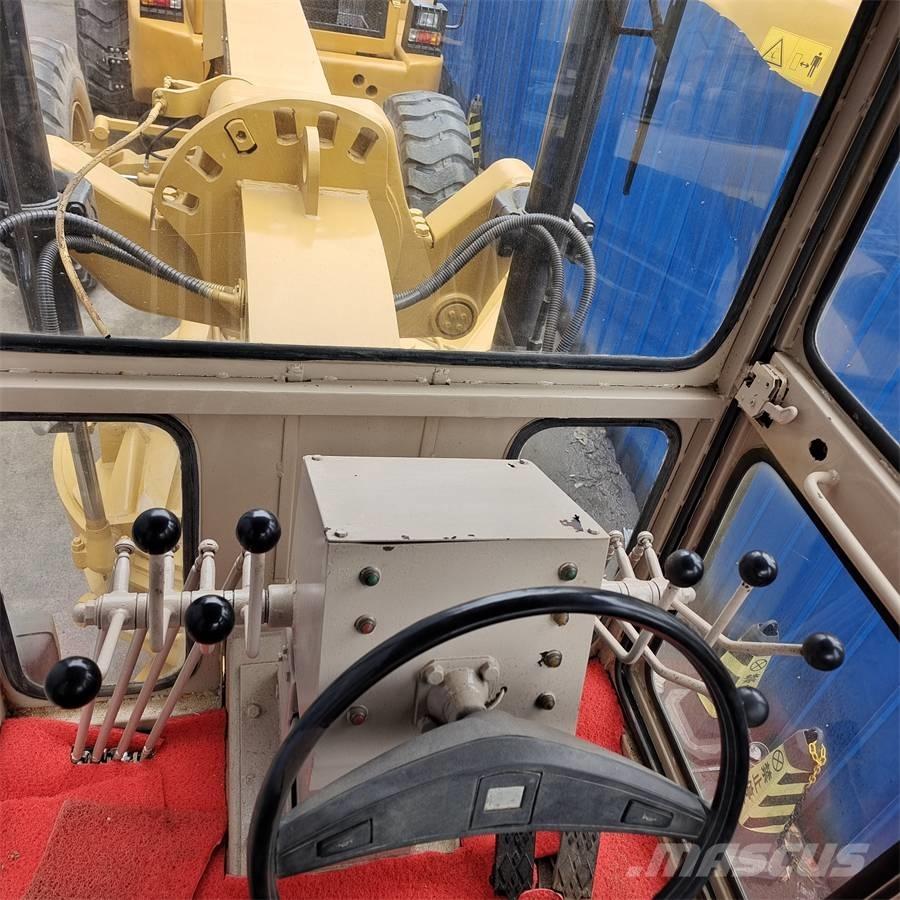 CAT 140 H 平地机/推土机