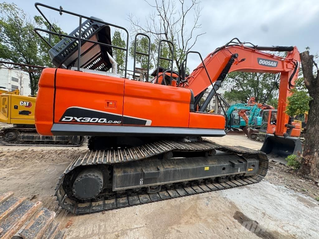 Doosan DX 300 LC LR 履带挖掘机