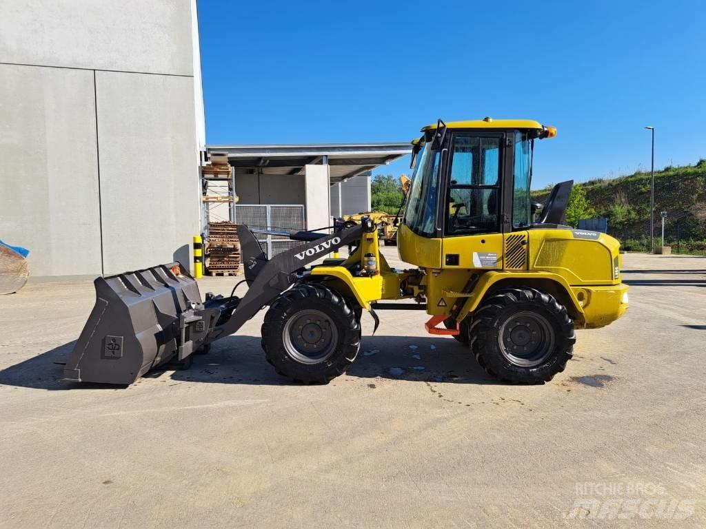 Volvo L 35 G 滑移装载机