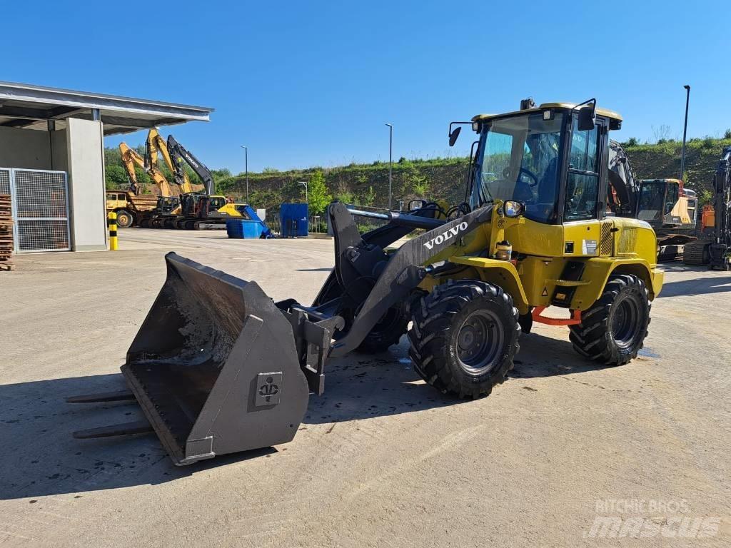 Volvo L 35 G 滑移装载机