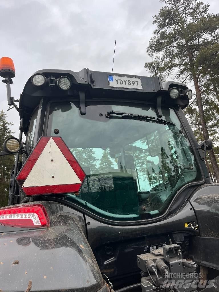 Valtra T 214 D 拖拉机/农用车