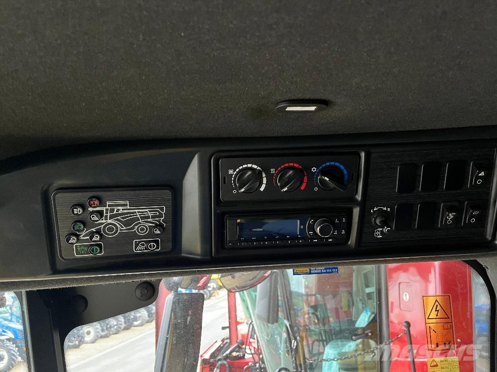 New Holland CX6.80 联合收割机