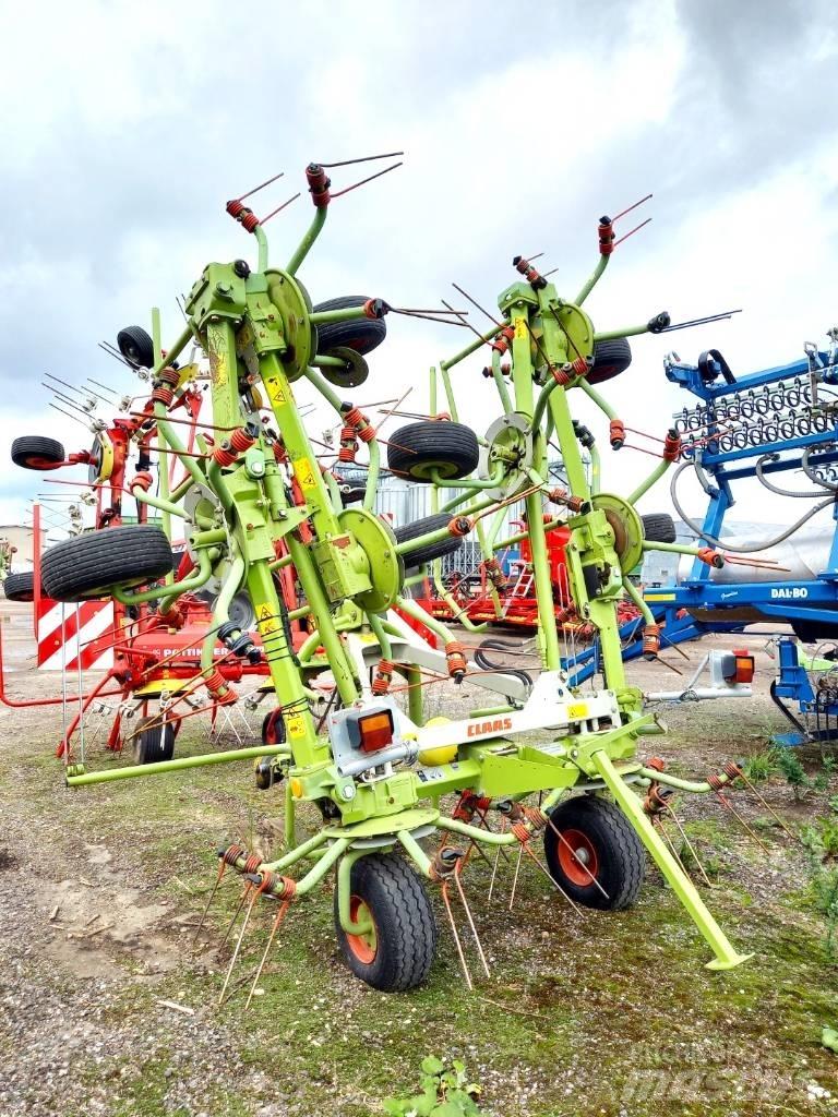 CLAAS Volto 870 犁耙和摊草机