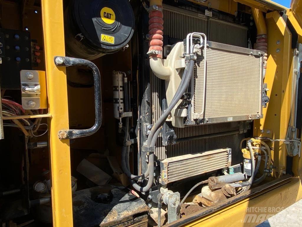 CAT 323 E 履带挖掘机