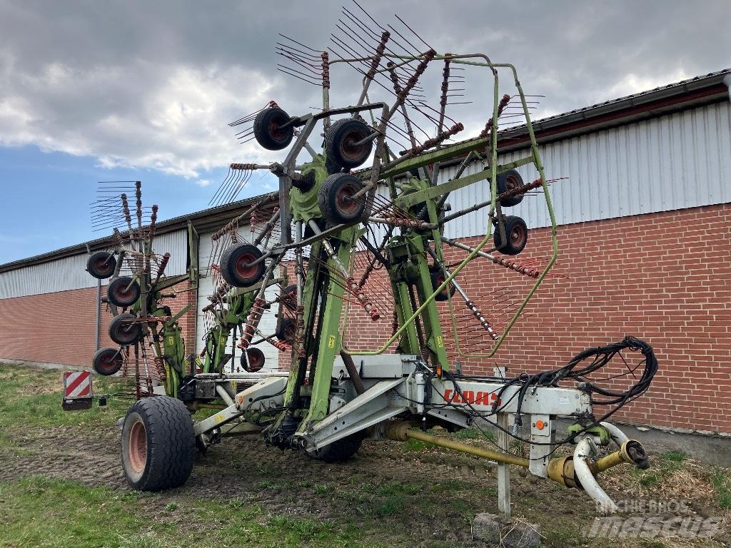 CLAAS Liner 3500 犁耙和摊草机