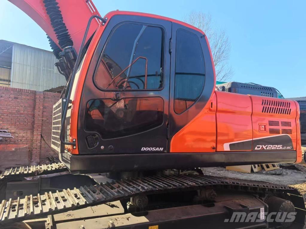 Doosan DX 225 LC-9C 履带挖掘机