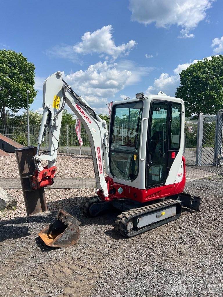 Takeuchi TB 216 小型挖掘机