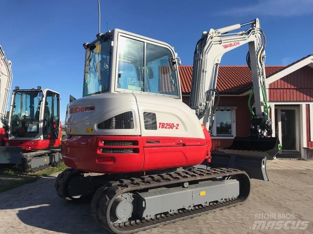 Takeuchi TB250-2 小型挖掘机
