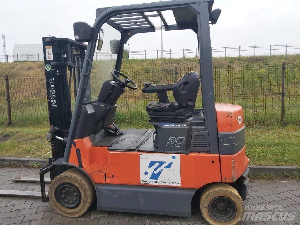 Toyota 7 FB MF 25 电动叉车