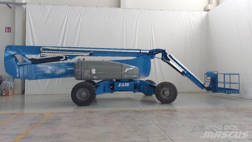 Genie ZX 135/70 曲臂高空工作平台