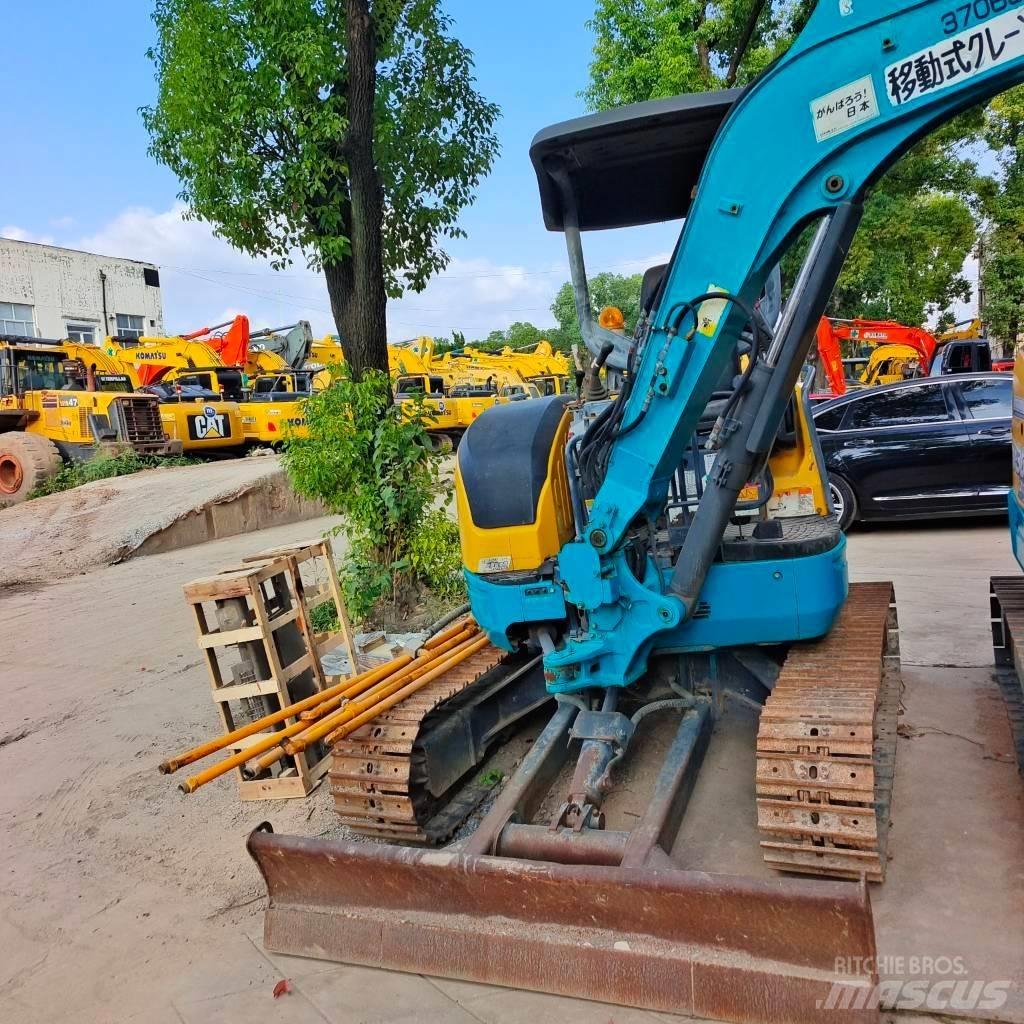 Kubota U30 小型挖掘机