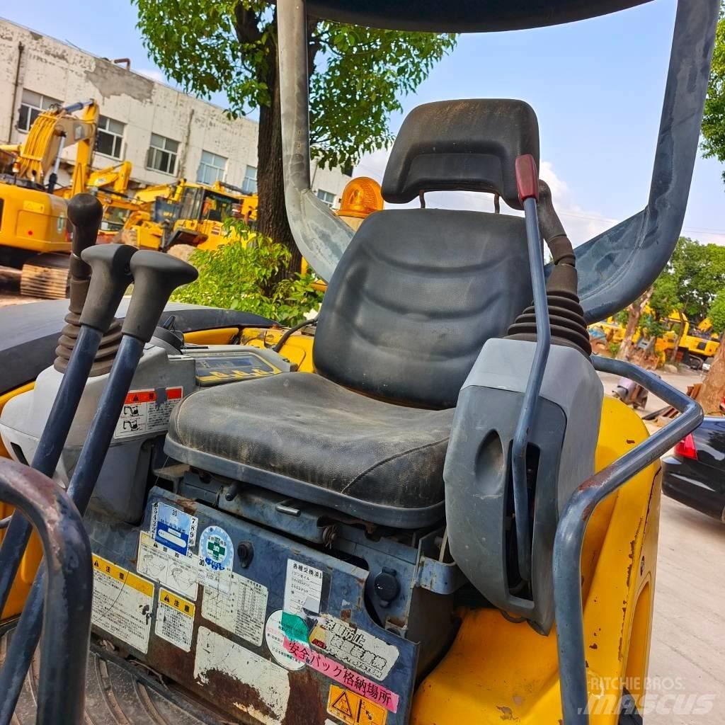 Kubota U30 小型挖掘机