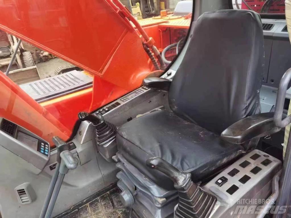 Doosan DX225LC 履带挖掘机