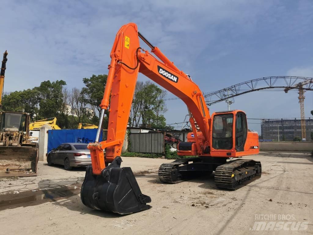 Doosan DX225LC 履带挖掘机