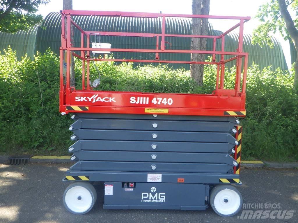 SkyJack SJ4740 剪叉式升降机