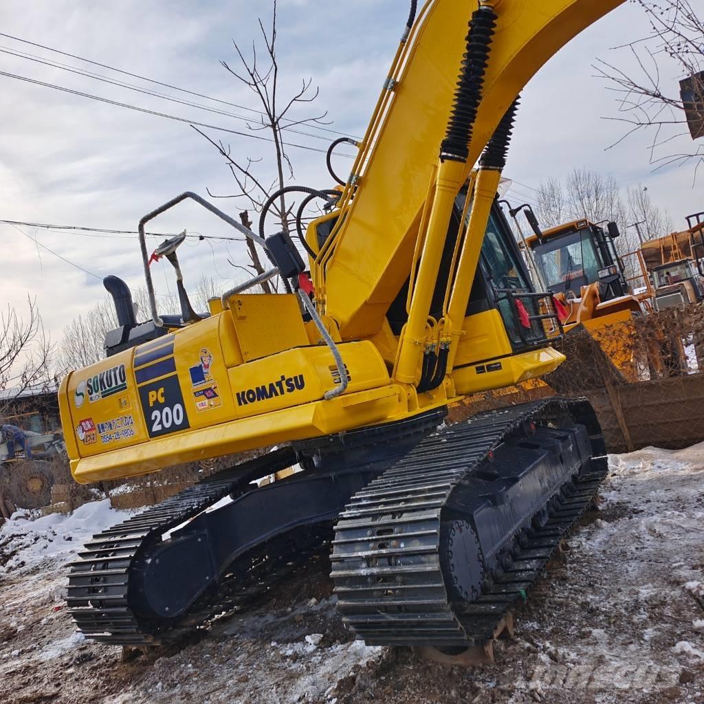 Komatsu PC 220-8 履带挖掘机