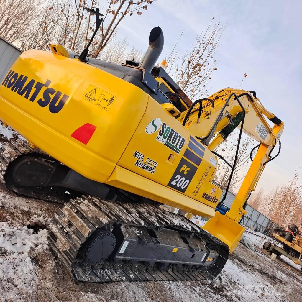 Komatsu PC 220-8 履带挖掘机
