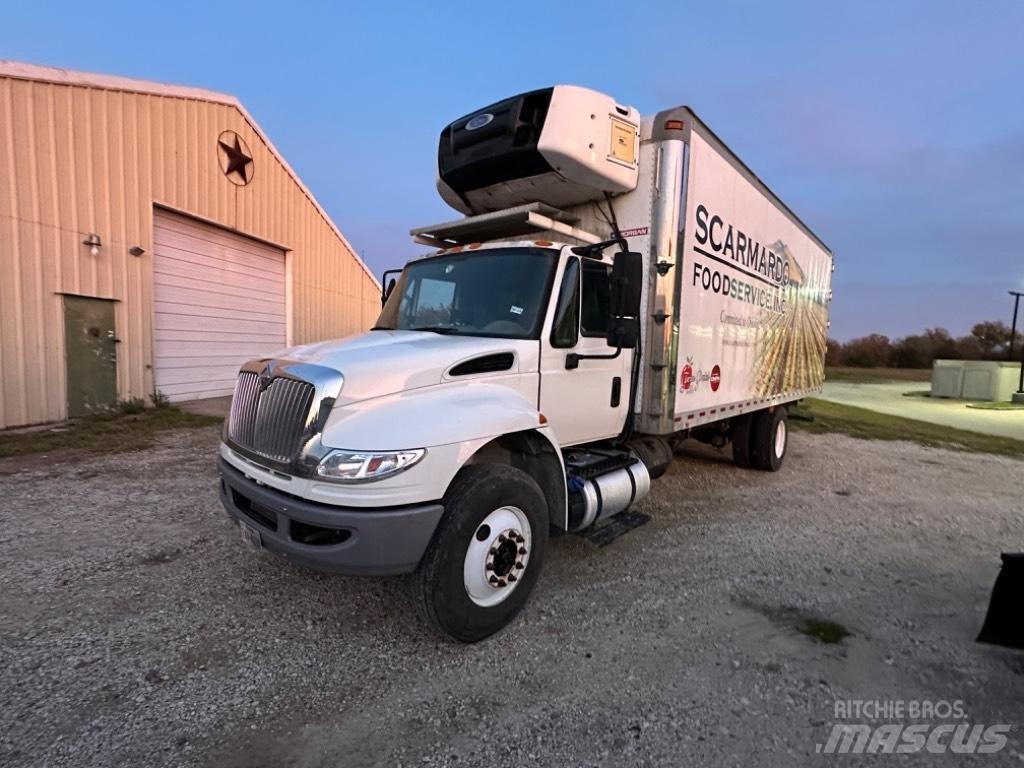 International 4300 厢式货车